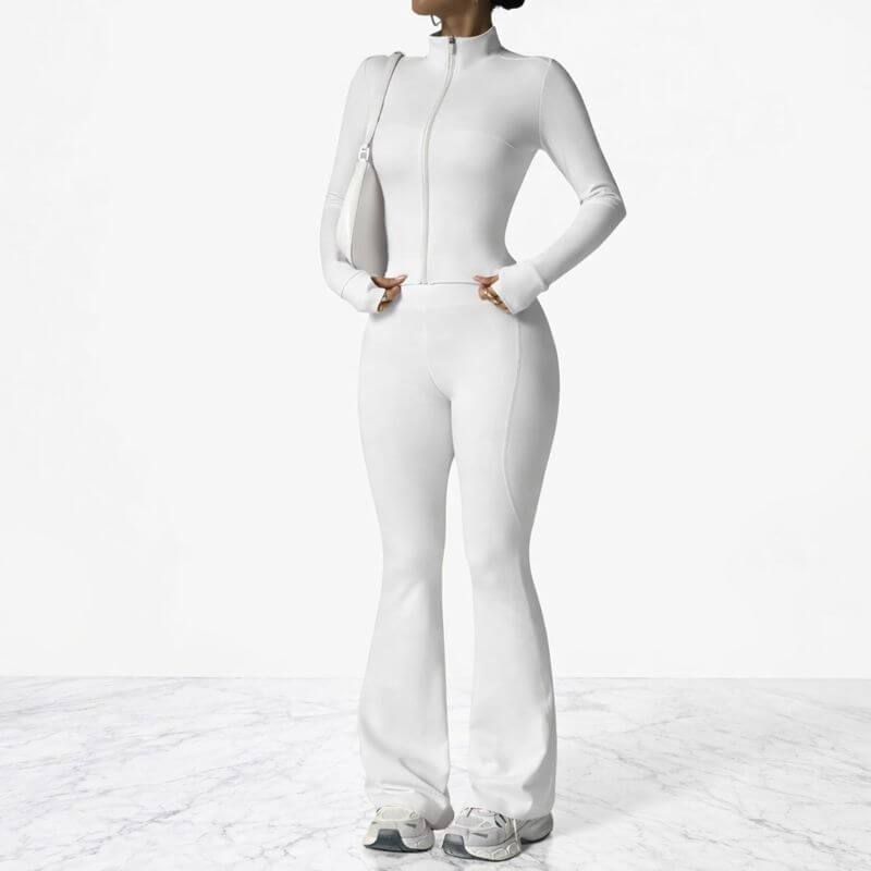 AeroFlare – Hurtigtørkende treningssett for kvinner med slim fit-jakke og utsvingte tights for yoga, trening og hverdagsbruk