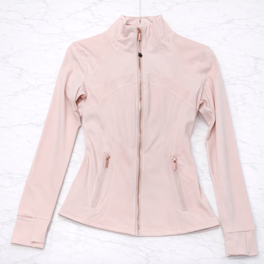 SilkMotion – Schmale Yoga- und Trainingsjacke mit Reißverschluss, schnelltrocknendem Material und flexibler Passform für einen aktiven Alltag