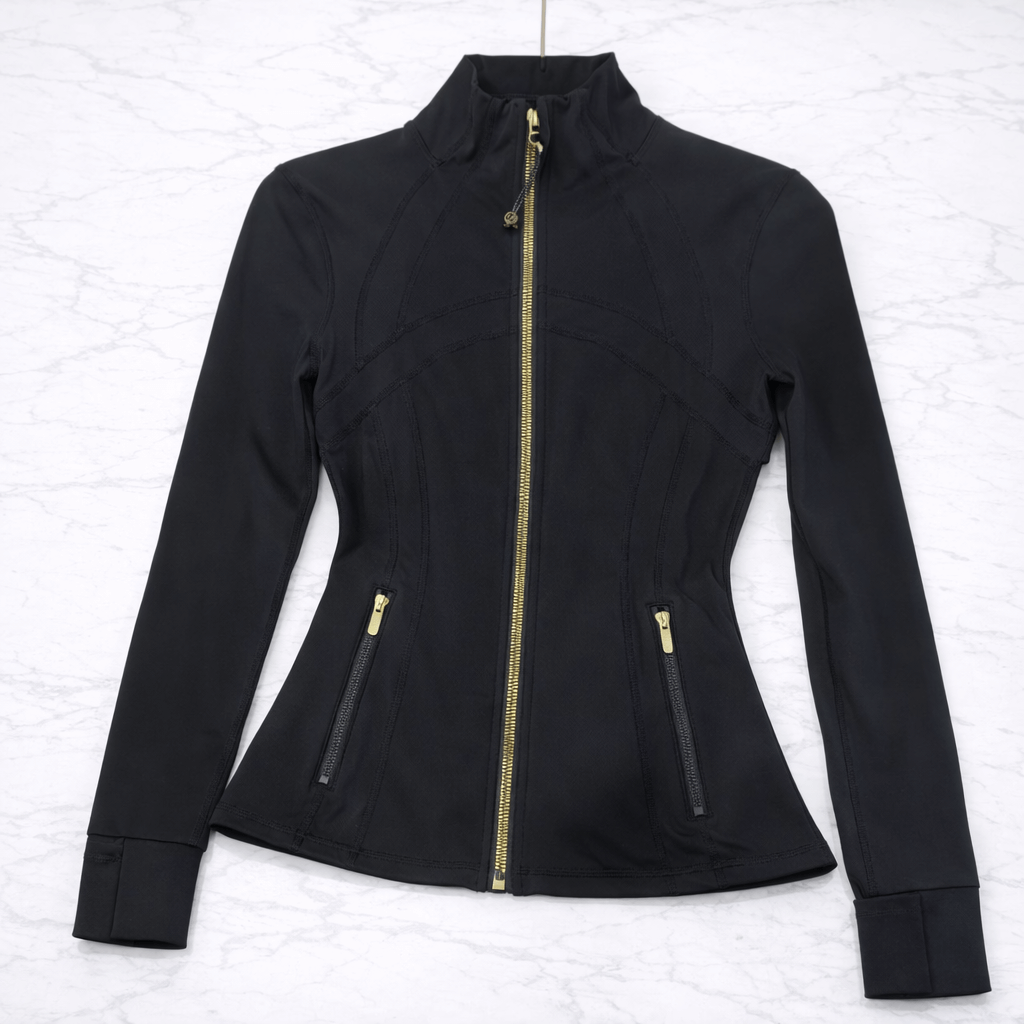 SilkMotion – Schmale Yoga- und Trainingsjacke mit Reißverschluss, schnelltrocknendem Material und flexibler Passform für einen aktiven Alltag