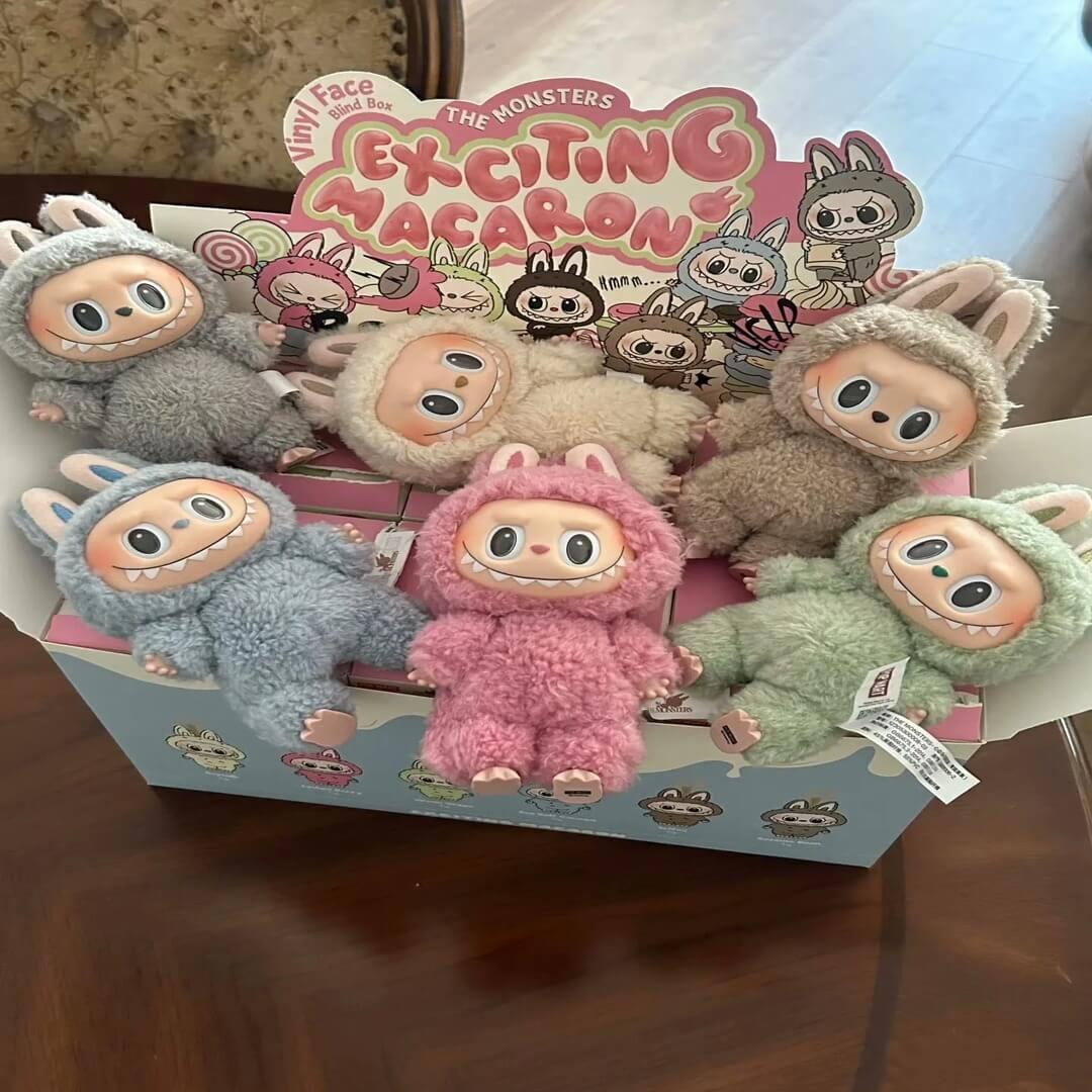 PlushBearo - Lebu Nyckelring Exciting Macaron Series – Mjuk Samlarfigur i Färgstark Design